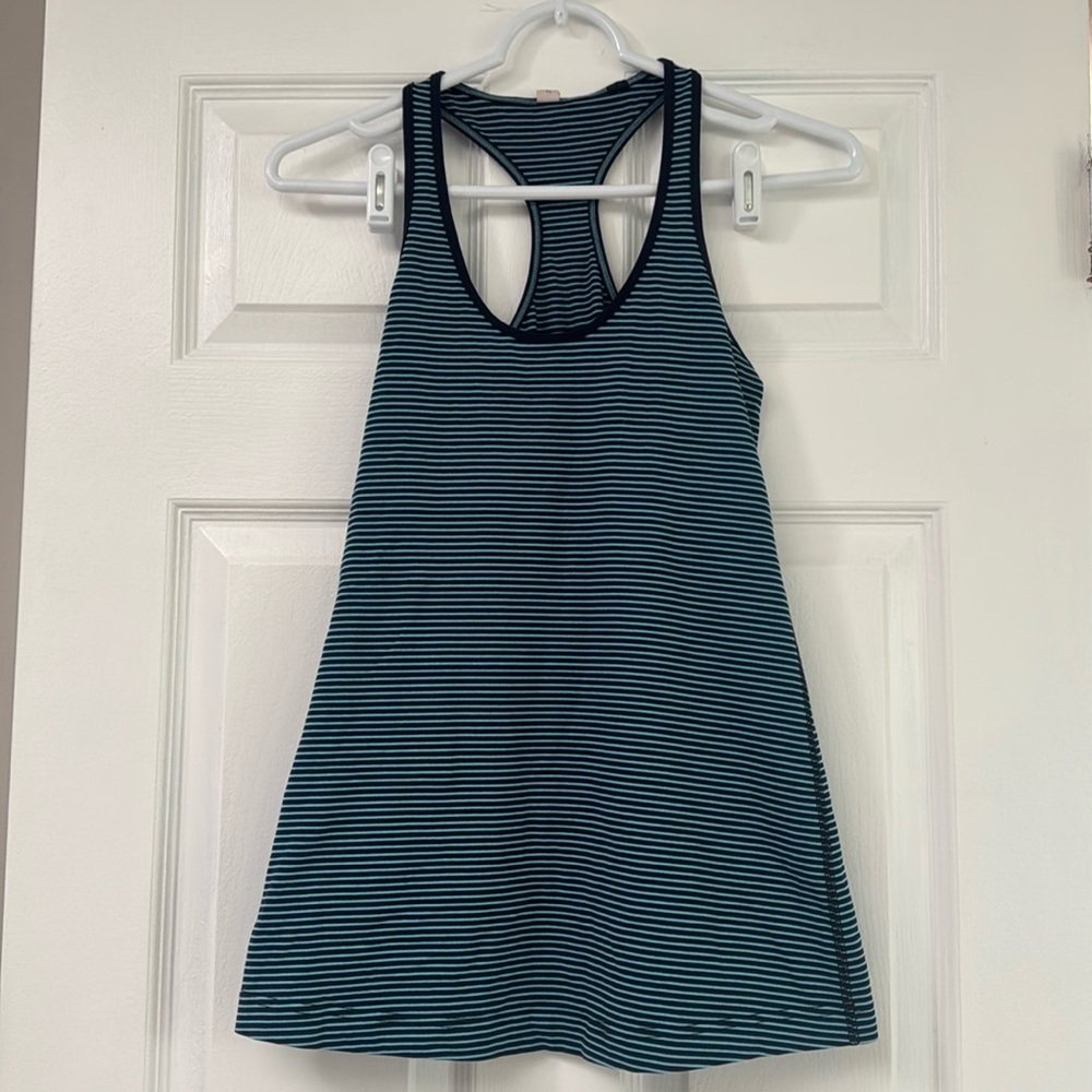 Lululemon Racerback Tank Top Women's Athletic Sleeveless Blue Activewear size 8